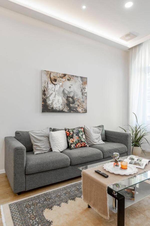 Exclusive Csengery Residence In The Heart Of Budapest Luaran gambar